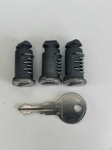 Thule lock and - x,