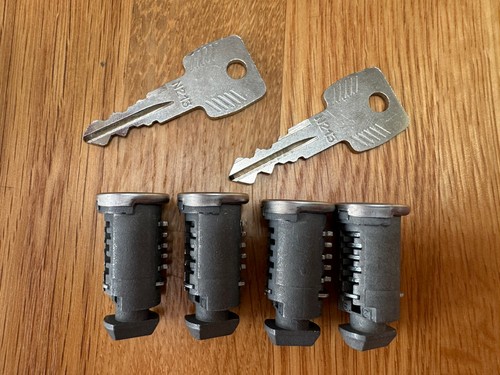 Thule barrels and keys - 4, x